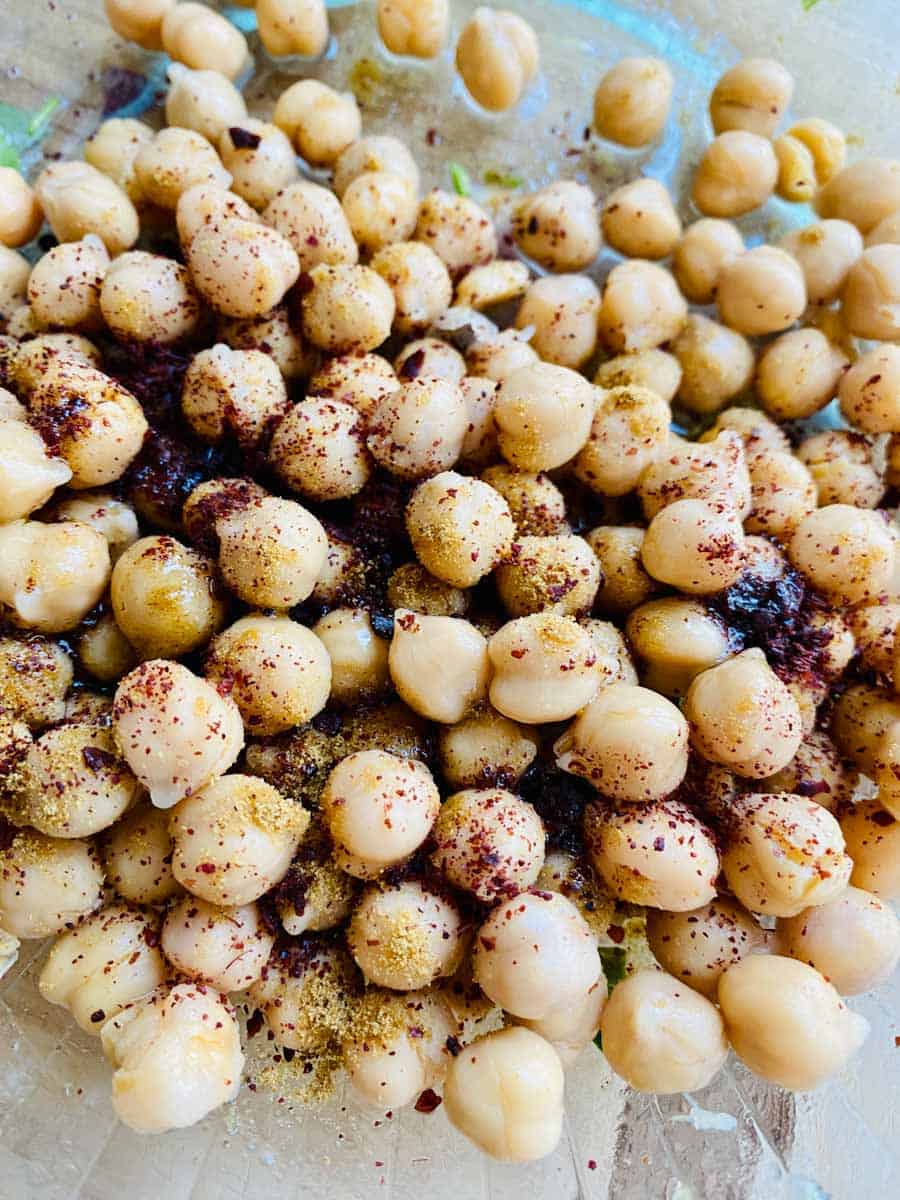 Chickpeas with spices.