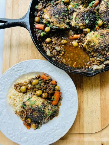 Za'atar chicken with green lentils.