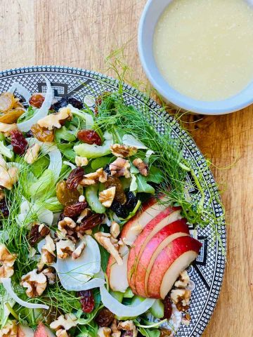 Fennel salad with pears and walnuts.