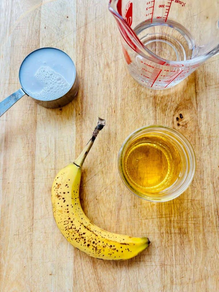 Milk, water, sweetener, and banana.
