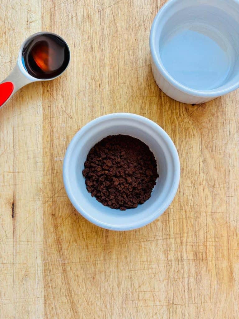 Sweetener, water, instant coffee.