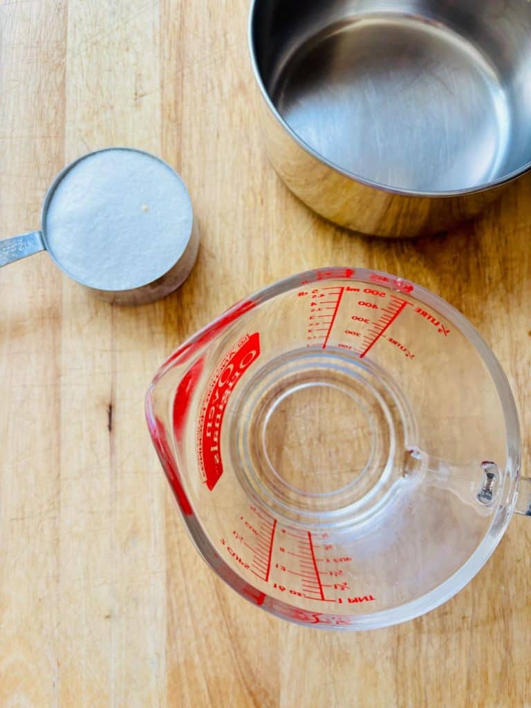 Sweetener, saucepan, and water.